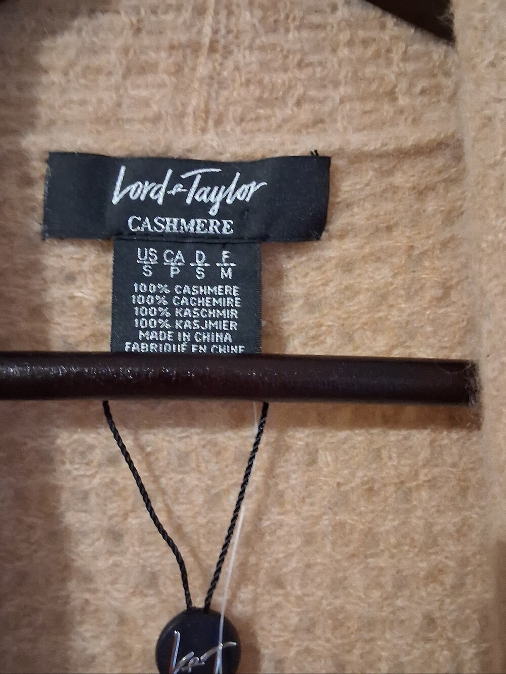 NWOT New Lord & Taylor Camel 2ply Cashmere Vest Wrap Small But Fits Up To Large - Picture 6 of 8